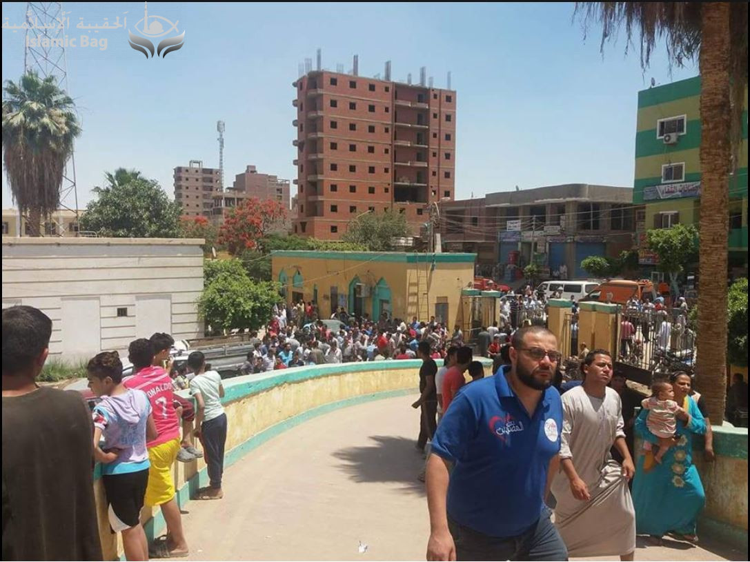 مصر .. أستشهاد 28 قبطي في هجوم بالرصاص على حافلة تقلهم