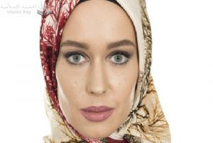 تركية مسلمة أرادت تحدّي المسيحيين - وفجأة رأت نجماً ساطعاً وما حصل كان أشبه بحلم